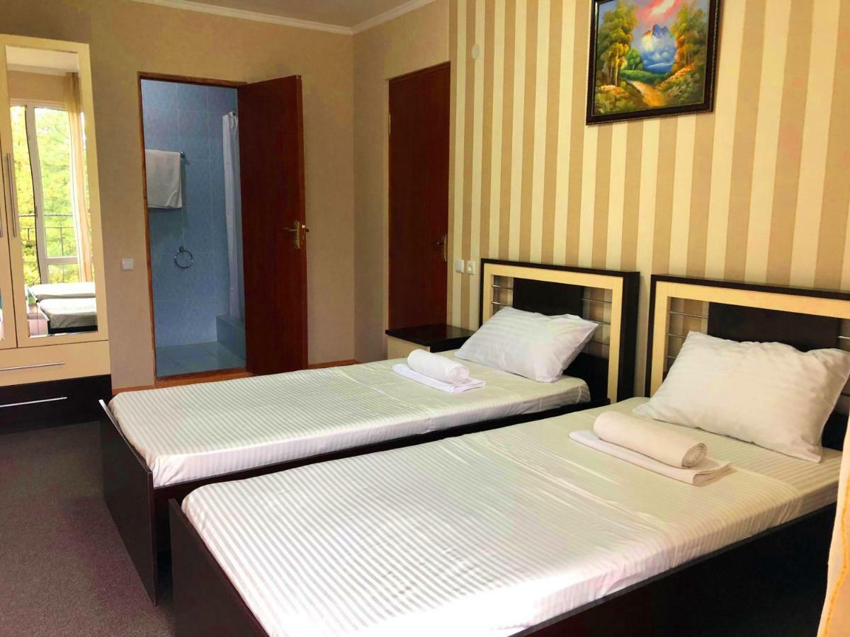 Imeri Park Hotel Кутаїсі Екстер'єр фото